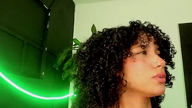 CintiaWalker online show from April 8, 1:00 pm