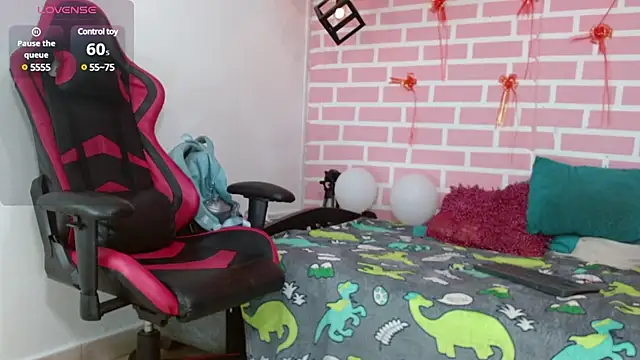 dani-lue online show from February 15, 2:00 pm