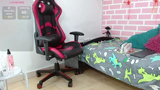 dani-lue online show from February 16, 12:21 pm