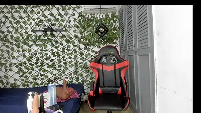 dani-lue online show from November 22, 1:10 pm