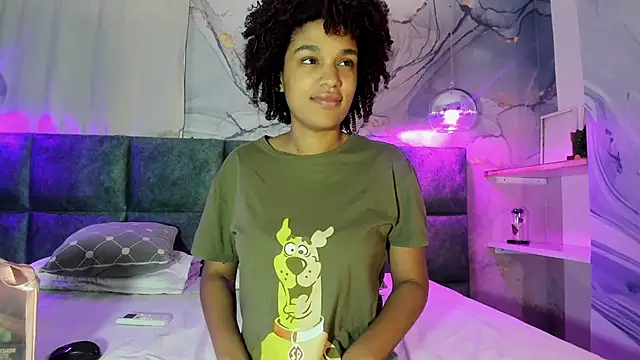 loladupont online show from March 6, 11:47 am