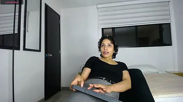 Snapshot of AbrilSonne chatting on September 18, 11:51 pm AbrilSonne online show from September 18, 11:51 pm