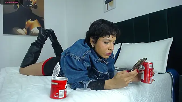 Snapshot of AbrilSonne chatting on November 28, 10:23 pm AbrilSonne online show from November 28, 10:23 pm