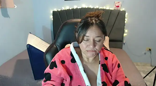 AngelRouss online show from January 28, 1:05 pm