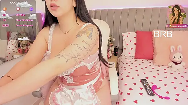 Snapshot of vanesa_moon__ chatting on July 4, 12:17 am vanesa moon online show from July 4, 12:17 am