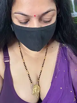 Snapshot of FlatVincy4 chatting on October 19, 4:46 am FlatVincy4 online show from October 19, 4:46 am