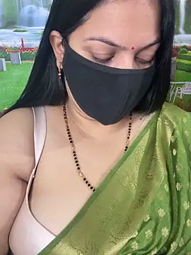 Snapshot of FlatVincy4 chatting on November 5, 3:17 am FlatVincy4 online show from November 5, 3:17 am