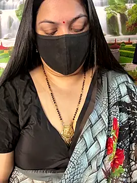 Snapshot of FlatVincy4 chatting on November 13, 4:55 am FlatVincy4 online show from November 13, 4:55 am