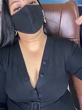 Snapshot of FlatVincy4 chatting on November 28, 4:15 am FlatVincy4 online show from November 28, 4:15 am