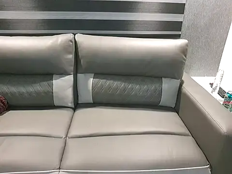 Wonderland Toes online show from February 4, 5:10 am