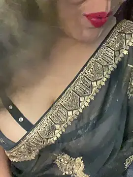 hot menka online show from February 3, 10:03 am