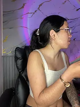 Snapshot of Rosita_forever_ chatting on October 8, 2:53 am Rosita forever online show from October 8, 2:53 am