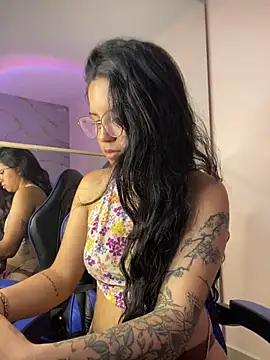 Snapshot of Rosita_forever_ chatting on November 24, 6:18 pm Rosita forever online show from November 24, 6:18 pm