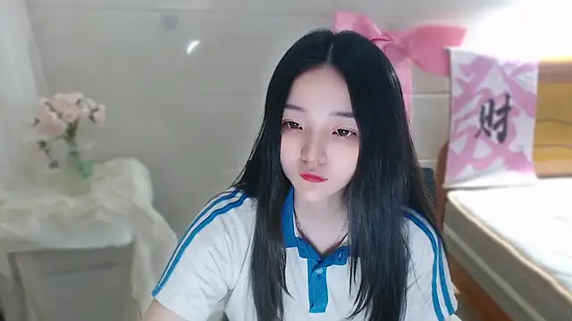 qiqi--- online show from April 23, 8:57 am