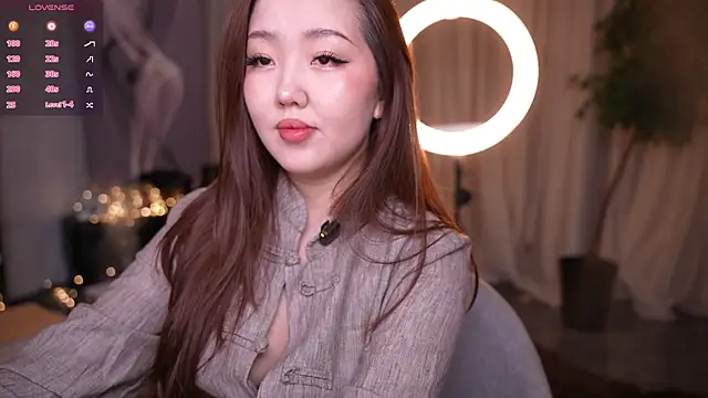 Amelyisthatyou online show from April 18, 3:54 am