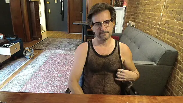 Snapshot of Johnny_Bottoms chatting on June 22, 2:47 pm Johnny Bottoms online show from June 22, 2:47 pm