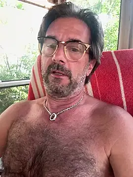Snapshot of Johnny_Bottoms chatting on July 1, 10:09 pm Johnny Bottoms online show from July 1, 10:09 pm