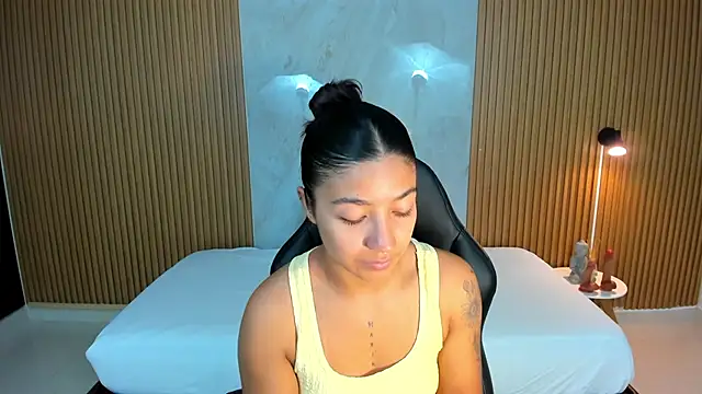 martina roldam online show from November 7, 11:05 pm