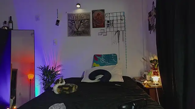 seven7xis online show from April 18, 12:47 am