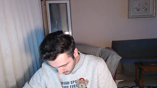 handsomeee04 online show from October 22, 9:25 pm