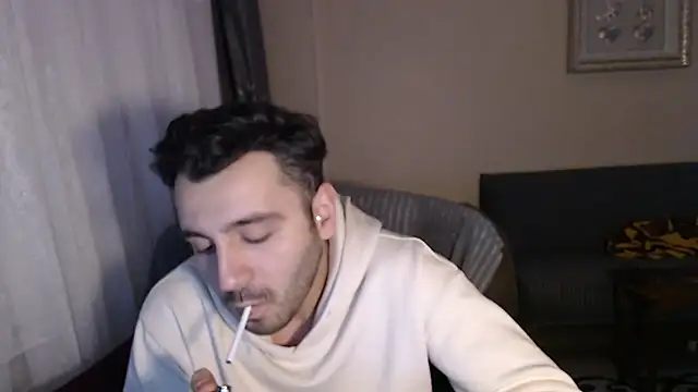 handsomeee04 online show from November 14, 10:29 pm