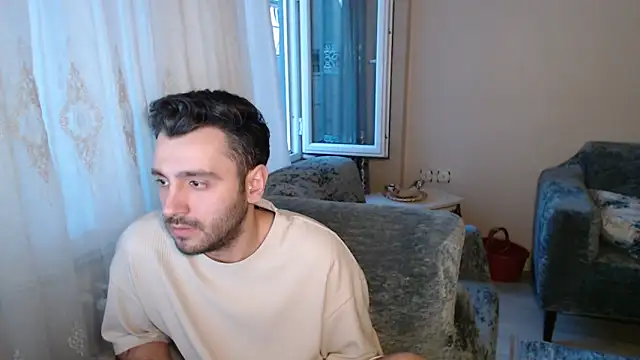 handsomeee04 online show from May 16, 12:07 am