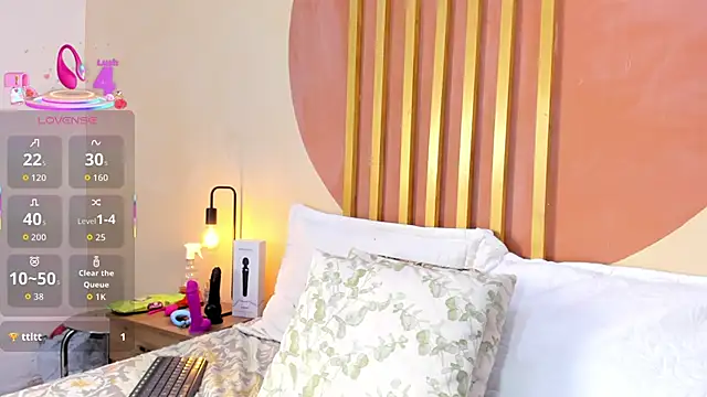 Snapshot of Nicole_Angels_ chatting on November 7, 7:47 pm Nicole Angels online show from November 7, 7:47 pm