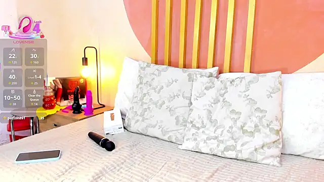 Snapshot of Nicole_Angels_ chatting on November 27, 10:56 pm Nicole Angels online show from November 27, 10:56 pm