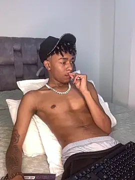 Snapshot of Boy_cock18 chatting on February 12, 12:05 am Boy cock18 online show from February 12, 12:05 am