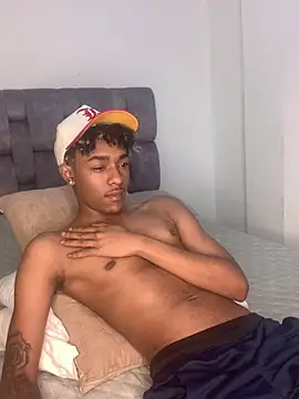 Snapshot of Boy_cock18 chatting on February 16, 8:10 am Boy cock18 online show from February 16, 8:10 am