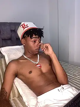 Snapshot of Boy_cock18 chatting on February 18, 2:05 am Boy cock18 online show from February 18, 2:05 am