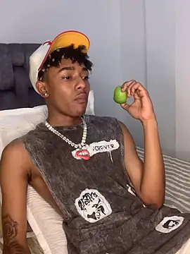 Snapshot of Boy_cock18 chatting on February 18, 6:26 am Boy cock18 online show from February 18, 6:26 am