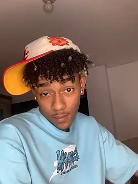 Snapshot of Boy_cock18 chatting on February 20, 8:39 am Boy cock18 online show from February 20, 8:39 am