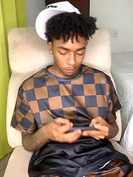 Snapshot of Boy_cock18 chatting on October 24, 7:16 am Boy cock18 online show from October 24, 7:16 am