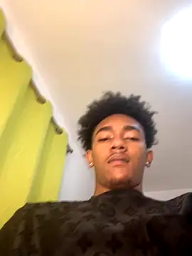 Snapshot of Boy_cock18 chatting on November 30, 9:46 am Boy cock18 online show from November 30, 9:46 am