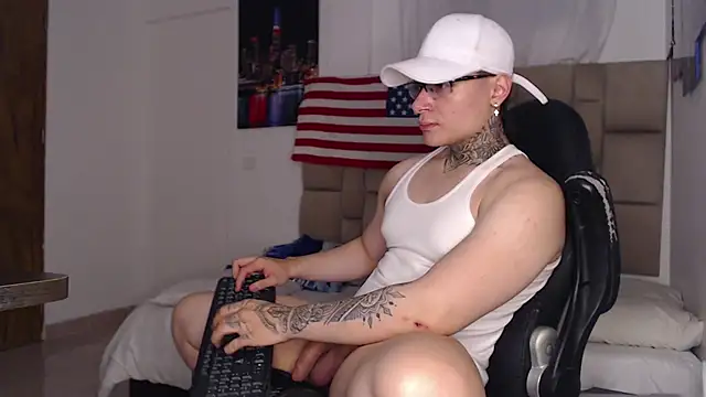 DennisWalkerr online show from December 28, 4:08 am