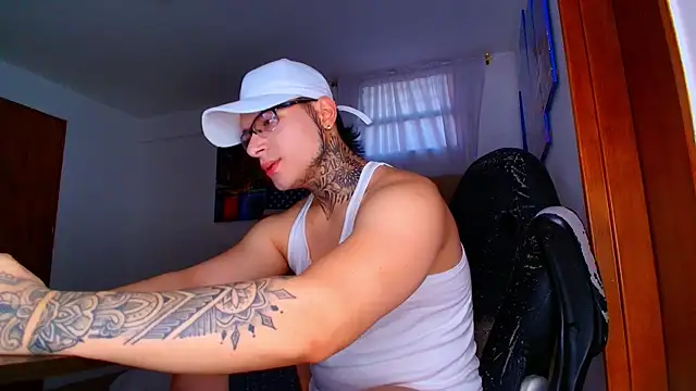 DennisWalkerr online show from September 23, 10:24 pm