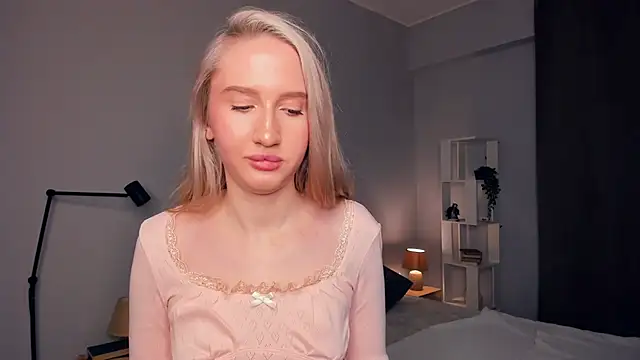 Snapshot of EmilyLanef chatting on January 13, 2:11 pm EmilyLanef online show from January 13, 2:11 pm