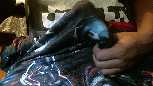 Snapshot of MelHorny03 chatting on December 22, 6:32 am MelHorny03 online show from December 22, 6:32 am