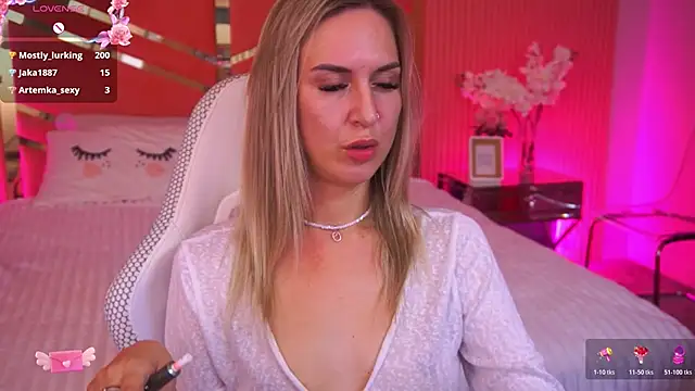 LovelyMollyy online show from November 3, 6:03 am