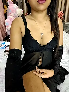 Snapshot of Little__Lia chatting on November 12, 12:22 am Little Lia online show from November 12, 12:22 am