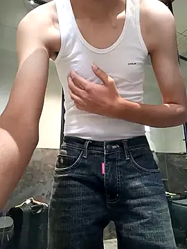 J JEN5 online show from December 26, 10:05 am