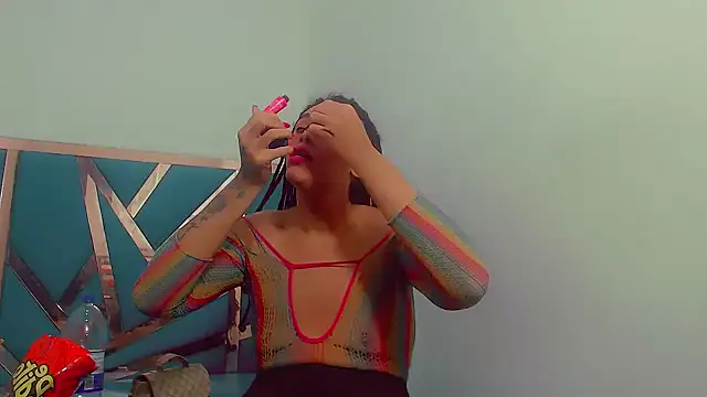 fox naughty violet online show from November 3, 8:10 pm