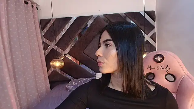 Snapshot of sam_lewins chatting on February 15, 7:17 pm sam lewins online show from February 15, 7:17 pm