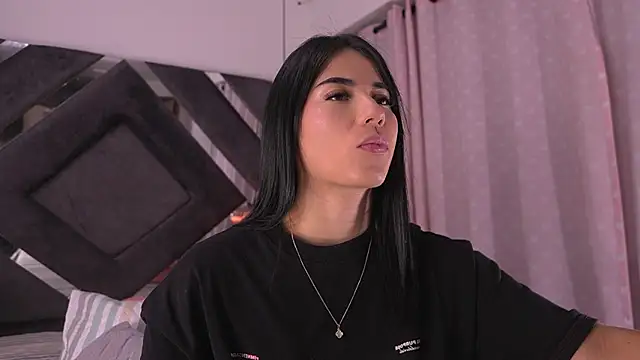 Snapshot of sam_lewins chatting on October 27, 7:18 pm sam lewins online show from October 27, 7:18 pm