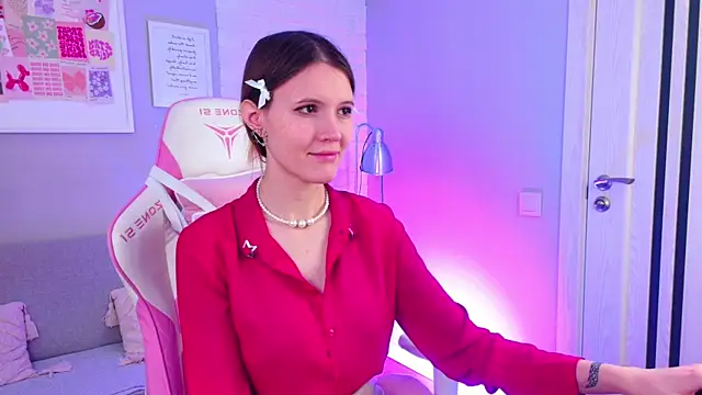 NellieLoyns online show from February 23, 4:13 pm