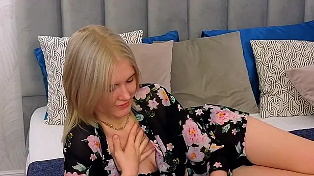 NellieLoyns online show from February 27, 11:15 pm