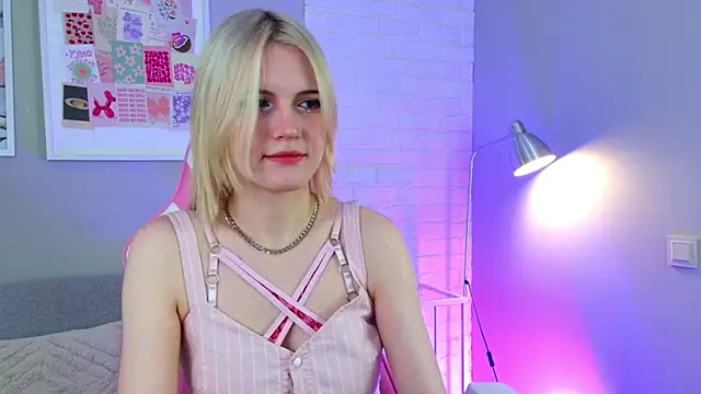 NellieLoyns online show from March 16, 5:07 pm