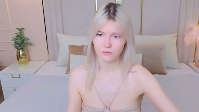 NellieLoyns online show from December 4, 5:21 pm