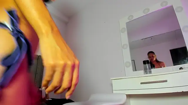 Snapshot of GysellHanson chatting on February 24, 11:54 am GysellHanson online show from February 24, 11:54 am